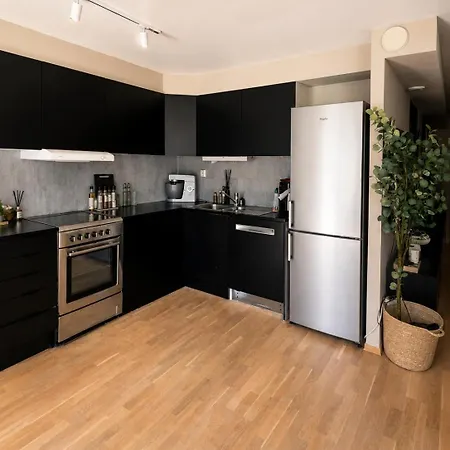 Bright With Parking And A Balcony Apartamento Bodø